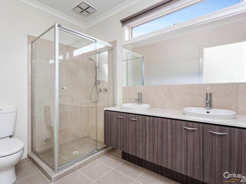 21 Atkinson Close, Point Cook VIC 3030