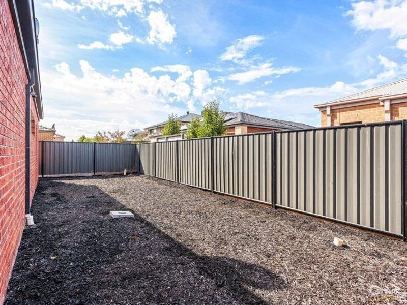 21 Atkinson Close, Point Cook VIC 3030