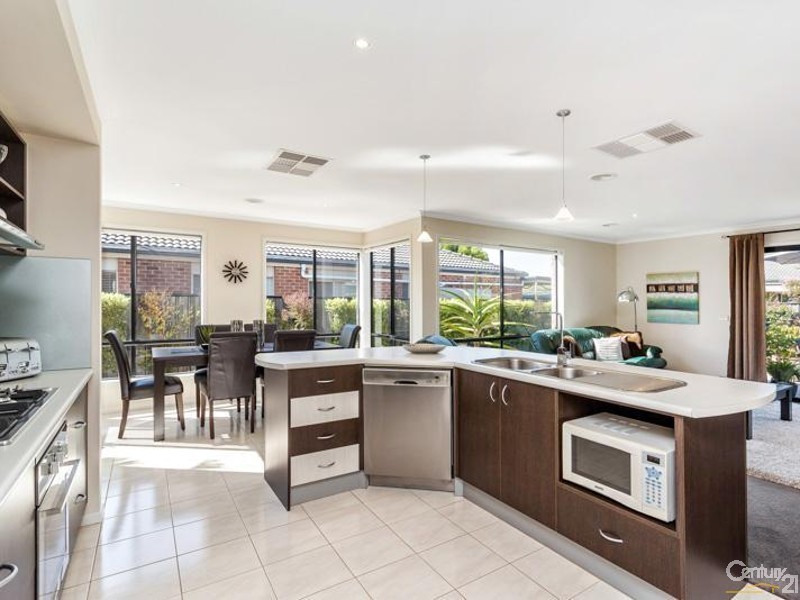 1 Caldicott Crescent, Point Cook VIC 3030
