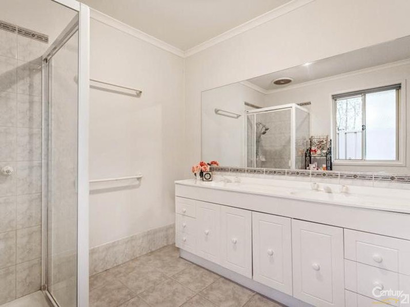 22 Beveridge Court, Point Cook VIC 3030