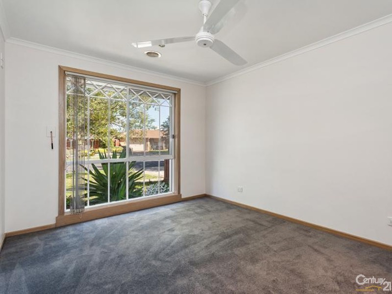 12 Thames Boulevard, Werribee VIC 3030