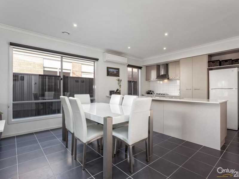 28 Atkinson Close, Point Cook VIC 3030