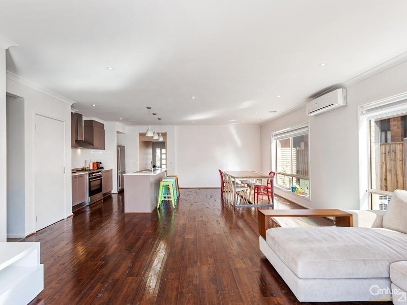 34 Hugo Drive, Point Cook VIC 3030