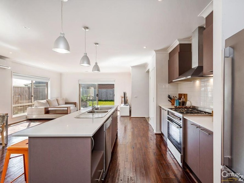 34 Hugo Drive, Point Cook VIC 3030