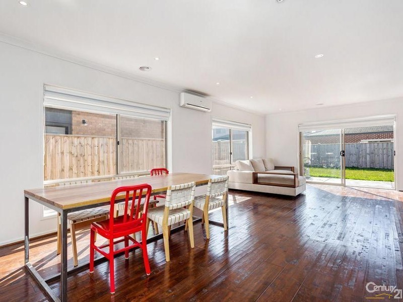 34 Hugo Drive, Point Cook VIC 3030