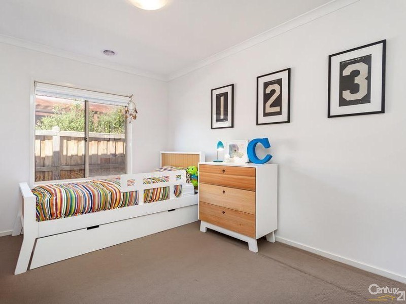 34 Hugo Drive, Point Cook VIC 3030