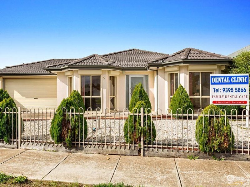 5 Boardwalk Boulevard, Point Cook VIC 3030