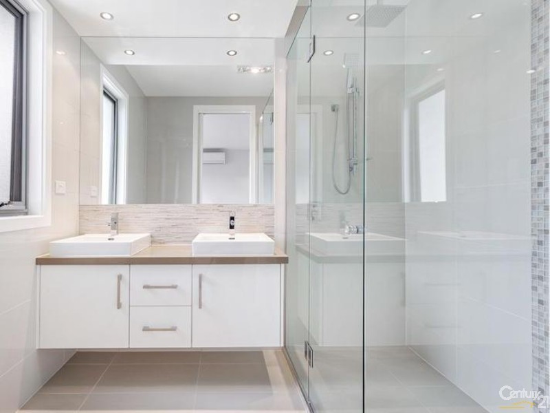 132 Blackshaws Road, South Kingsville VIC 3015