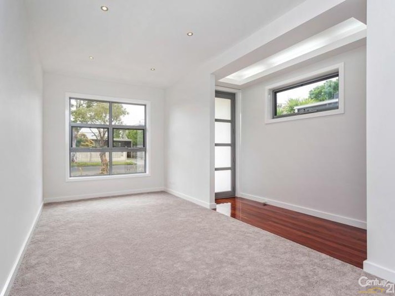 132 Blackshaws Road, South Kingsville VIC 3015