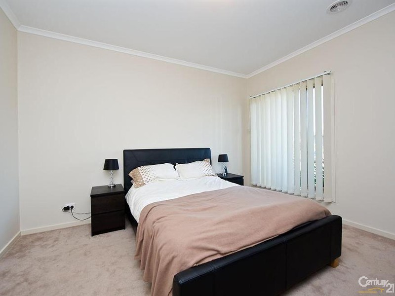 102 Yuruga Boulevard, Point Cook VIC 3030