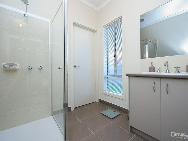 102 Yuruga Boulevard, Point Cook VIC 3030