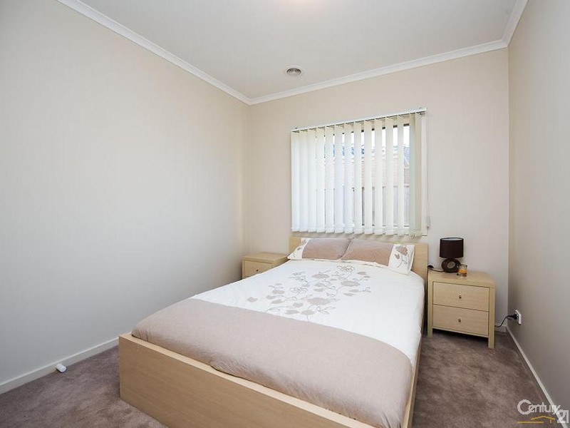 102 Yuruga Boulevard, Point Cook VIC 3030