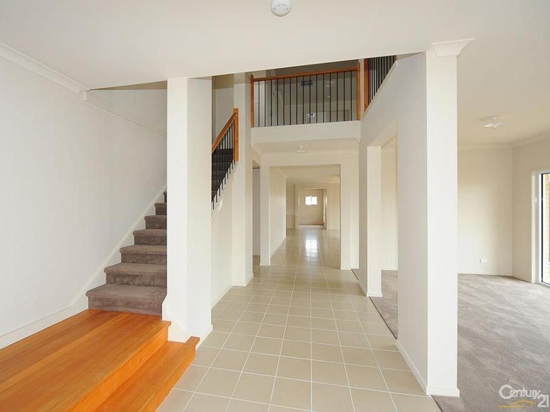 13 Seaview Point, Sanctuary Lakes VIC 3030