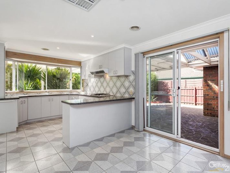 12 Thames Boulevard, Werribee VIC 3030