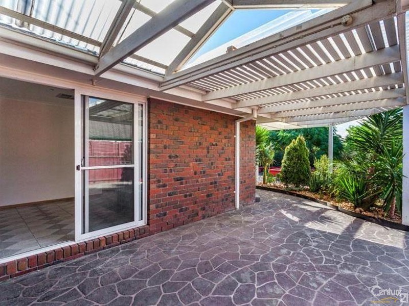 12 Thames Boulevard, Werribee VIC 3030