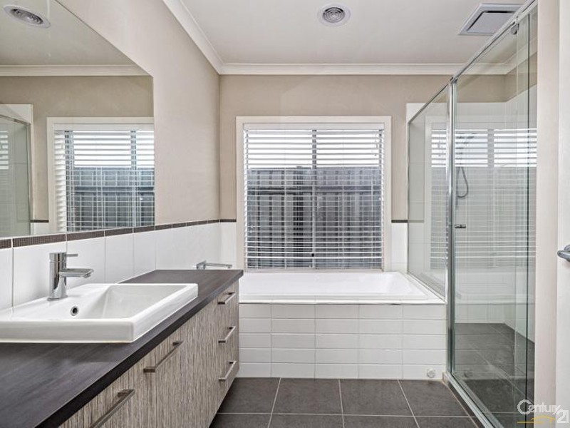 5 Kellerman Drive, Point Cook VIC 3030