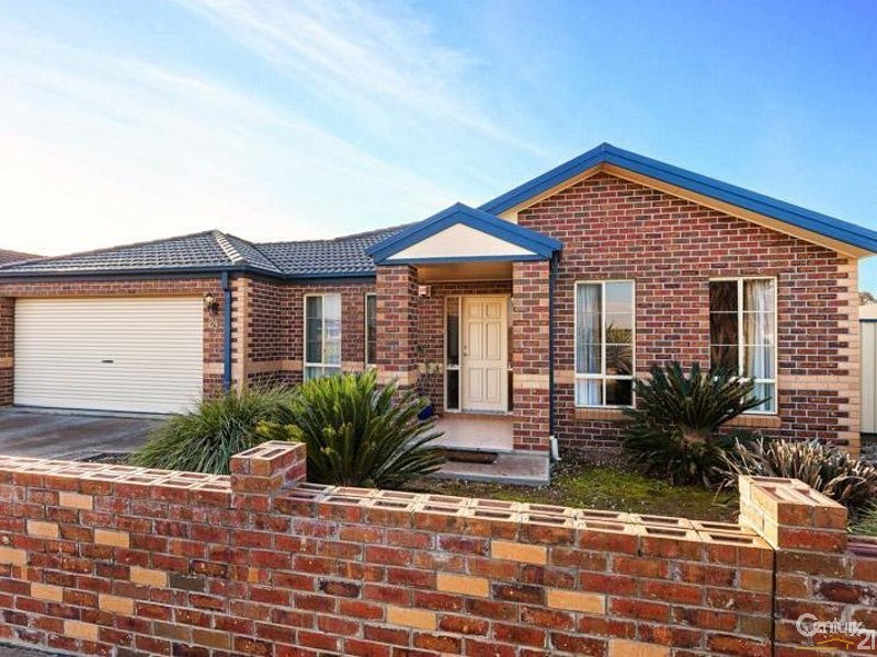 29 Inverloch Drive, Point Cook VIC 3030