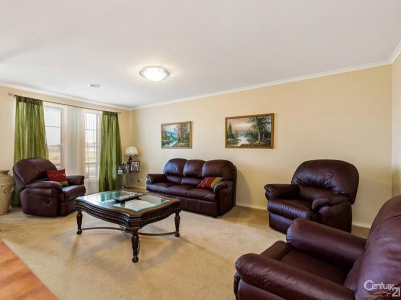 29 Inverloch Drive, Point Cook VIC 3030