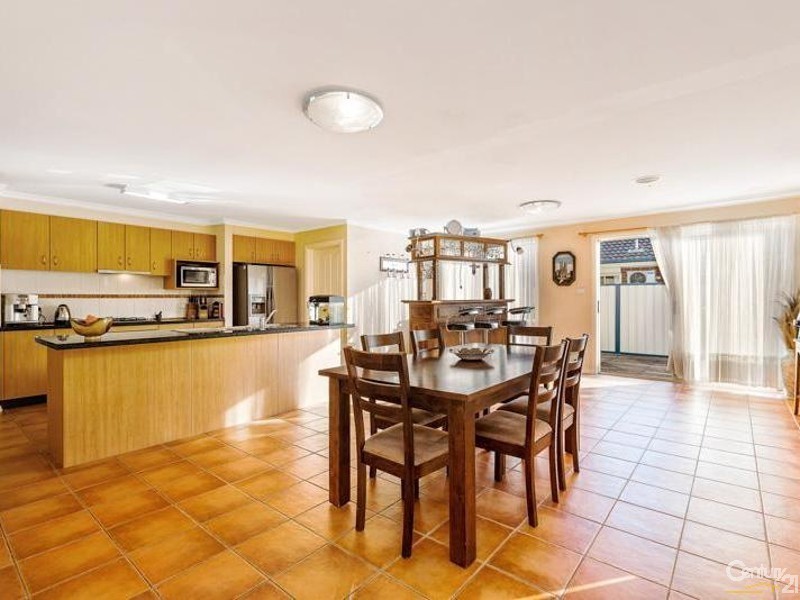 29 Inverloch Drive, Point Cook VIC 3030