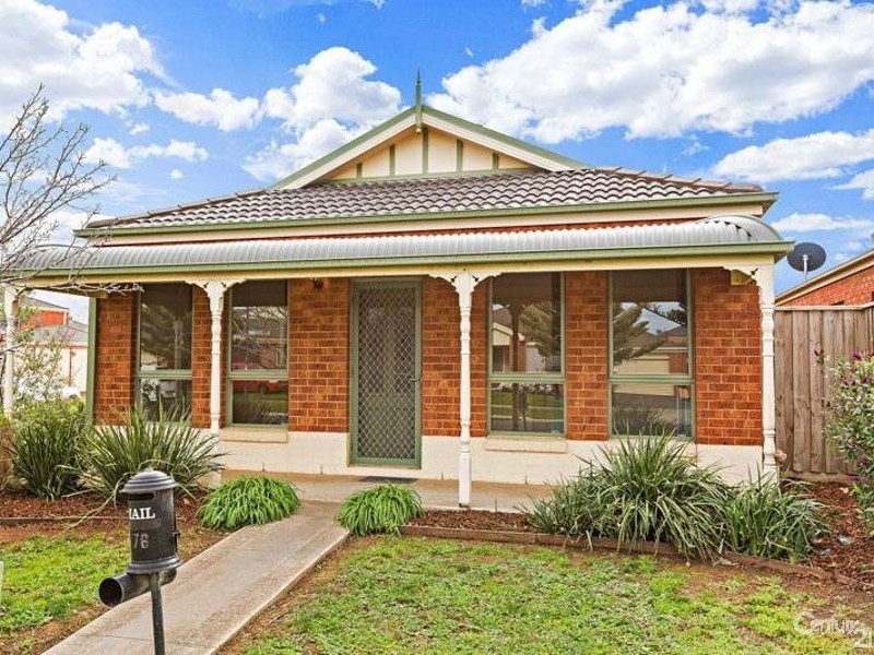 76 Shaftsbury Boulevard, Point Cook VIC 3030