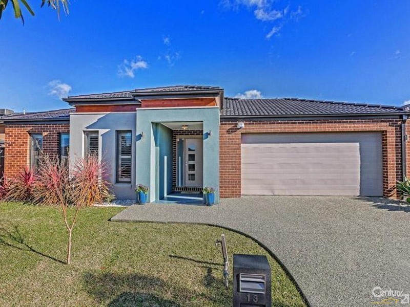 13 Royal Circuit, Point Cook VIC 3030