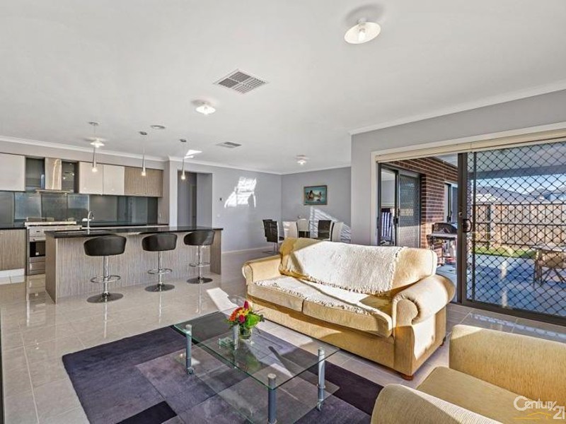 13 Royal Circuit, Point Cook VIC 3030