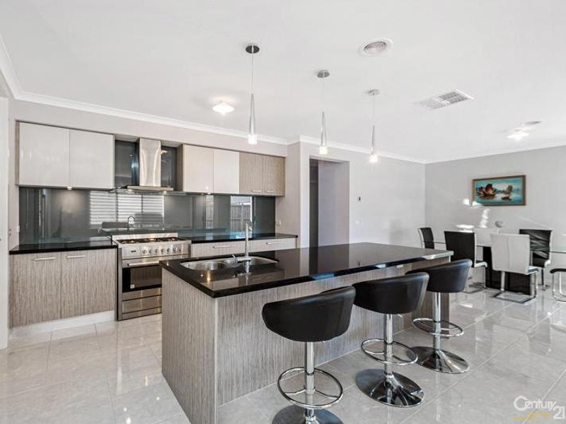 13 Royal Circuit, Point Cook VIC 3030