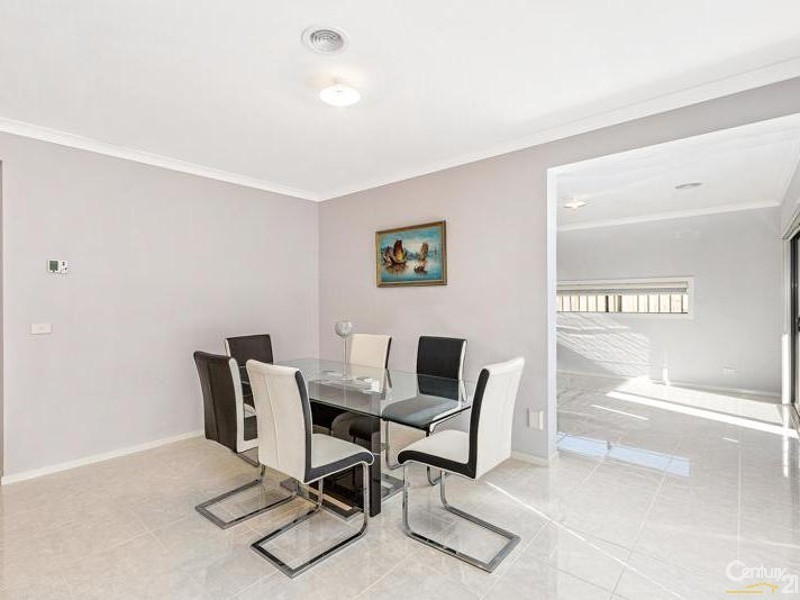 13 Royal Circuit, Point Cook VIC 3030