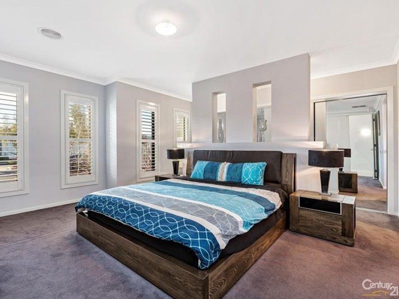 13 Royal Circuit, Point Cook VIC 3030