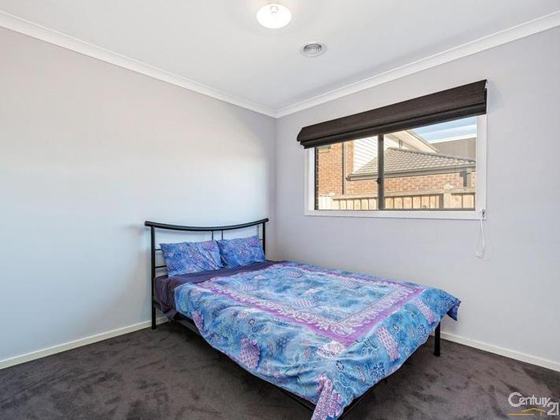 13 Royal Circuit, Point Cook VIC 3030