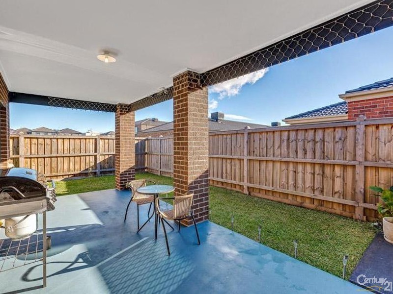 13 Royal Circuit, Point Cook VIC 3030