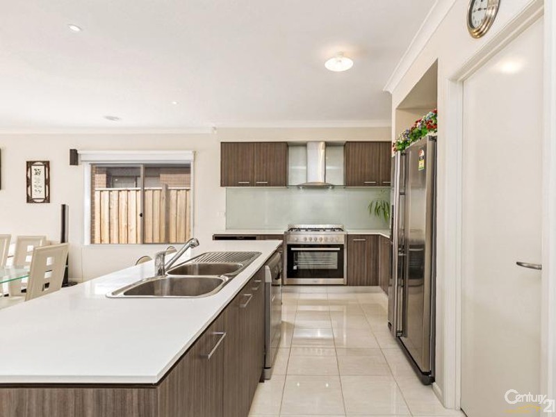 29 Martaban Crescent, Point Cook VIC 3030