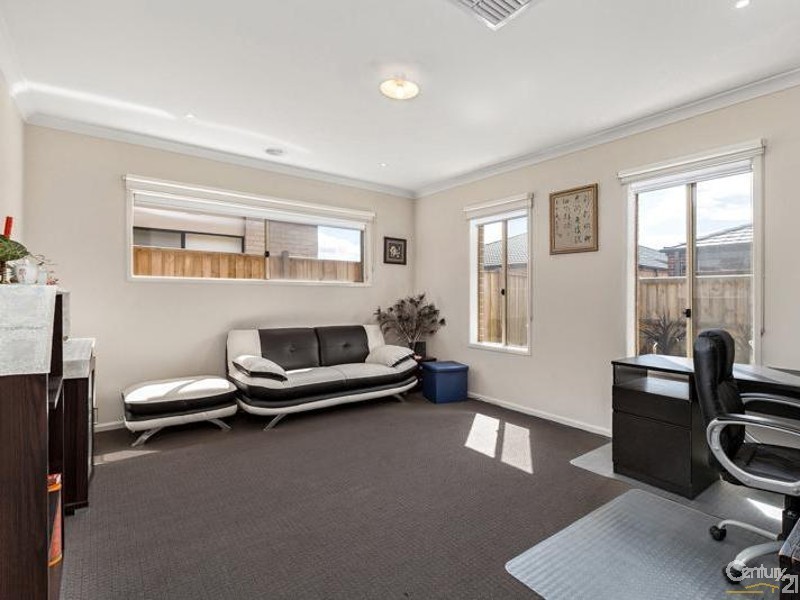 29 Martaban Crescent, Point Cook VIC 3030