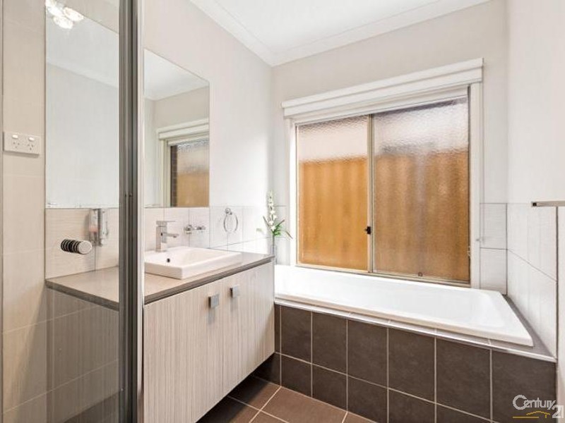 29 Martaban Crescent, Point Cook VIC 3030