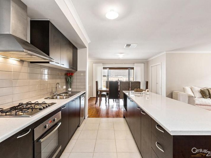 4 Baybreeze Street, Point Cook VIC 3030