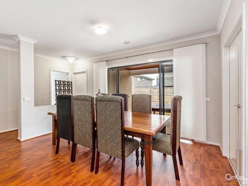 4 Baybreeze Street, Point Cook VIC 3030