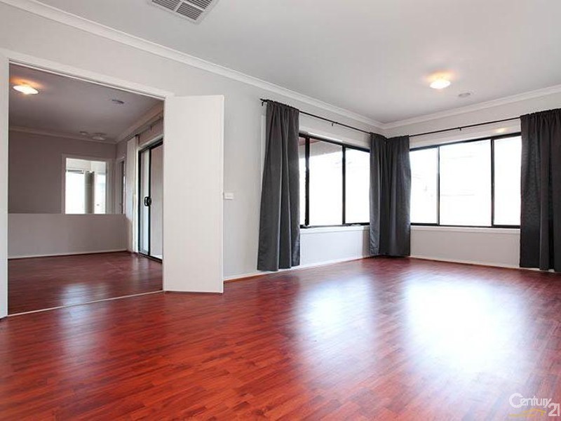 4 Baybreeze Street, Point Cook VIC 3030