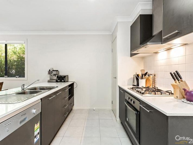 16 Jemma Avenue, Point Cook VIC 3030