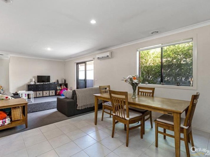 16 Jemma Avenue, Point Cook VIC 3030