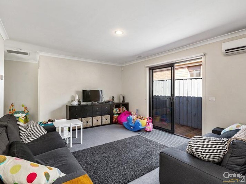 16 Jemma Avenue, Point Cook VIC 3030