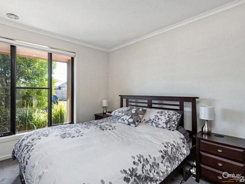 16 Jemma Avenue, Point Cook VIC 3030