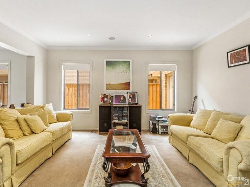 6 Maritime Circuit, Point Cook VIC 3030