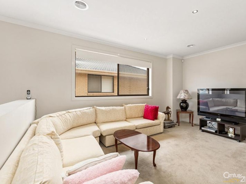 6 Maritime Circuit, Point Cook VIC 3030