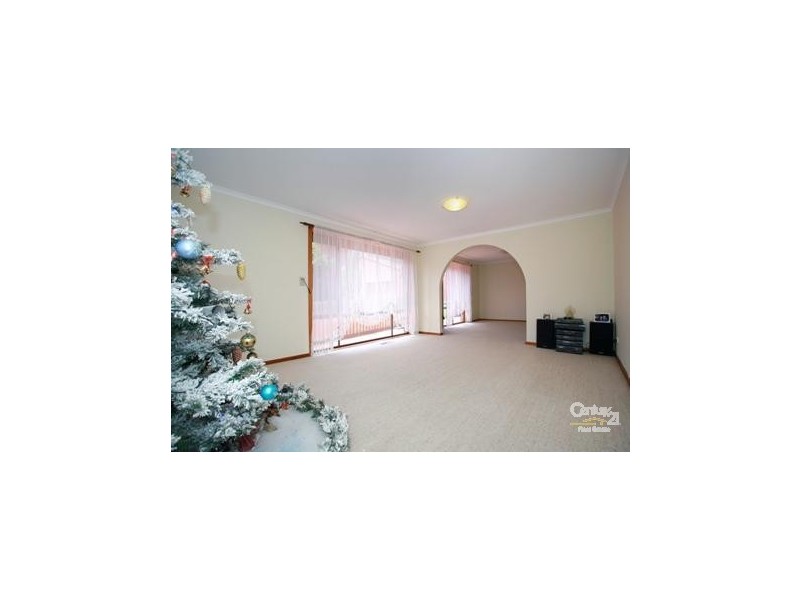 38 Bellbrook Drive, Dandenong North VIC 3175