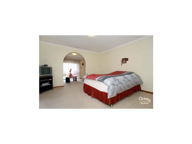 38 Bellbrook Drive, Dandenong North VIC 3175
