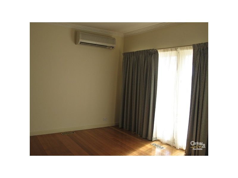 5 Dawson Court, Clayton VIC 3168