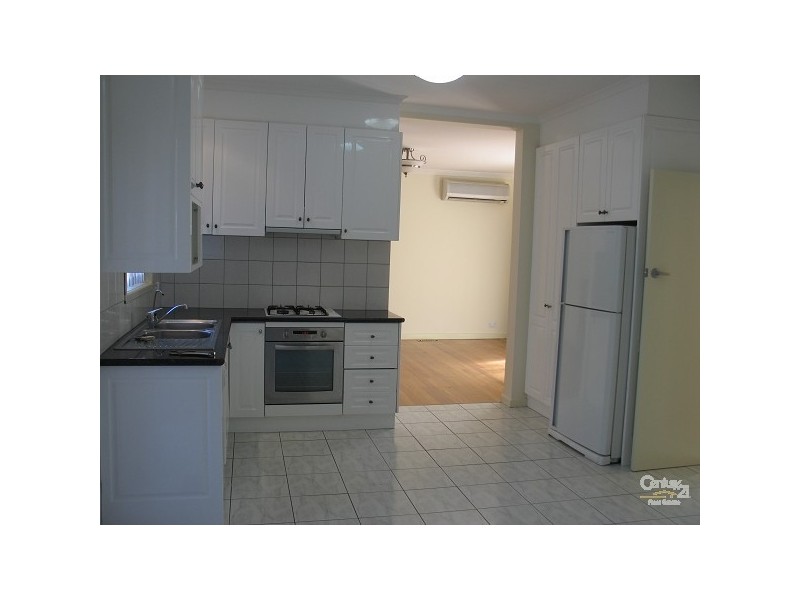 5 Dawson Court, Clayton VIC 3168