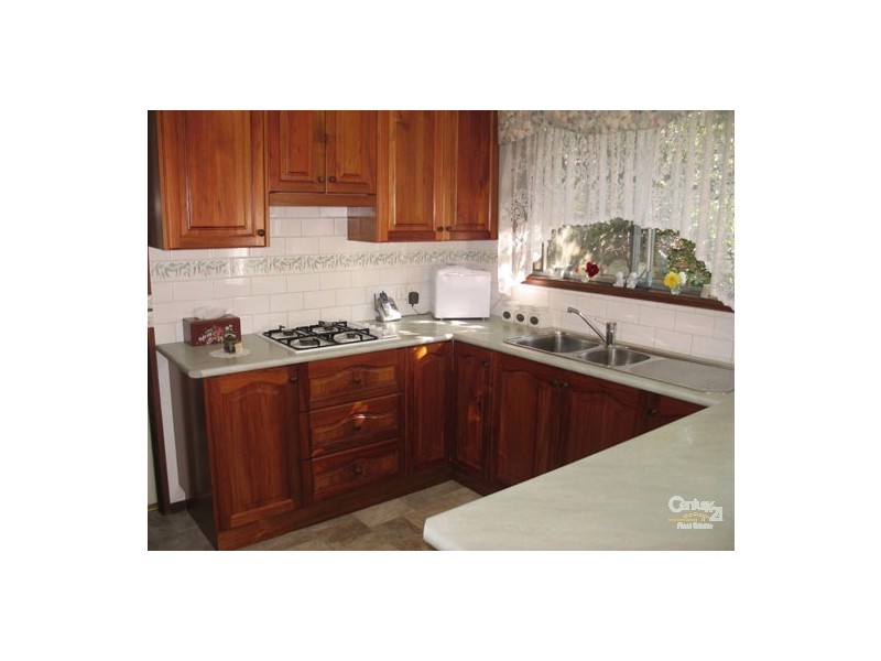 15 Regnans Avenue, Endeavour Hills VIC 3802