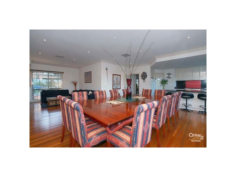 7 Glendale Crescent, Berwick VIC 3806