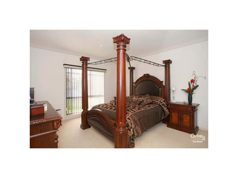 7 Glendale Crescent, Berwick VIC 3806